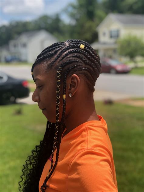 Watch as I do these lemonade braids with heart design inspired by a picture I saw on Twitter. . Lemonade braids with curls at the end